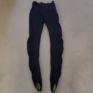 Lululemon black stirrup leggings